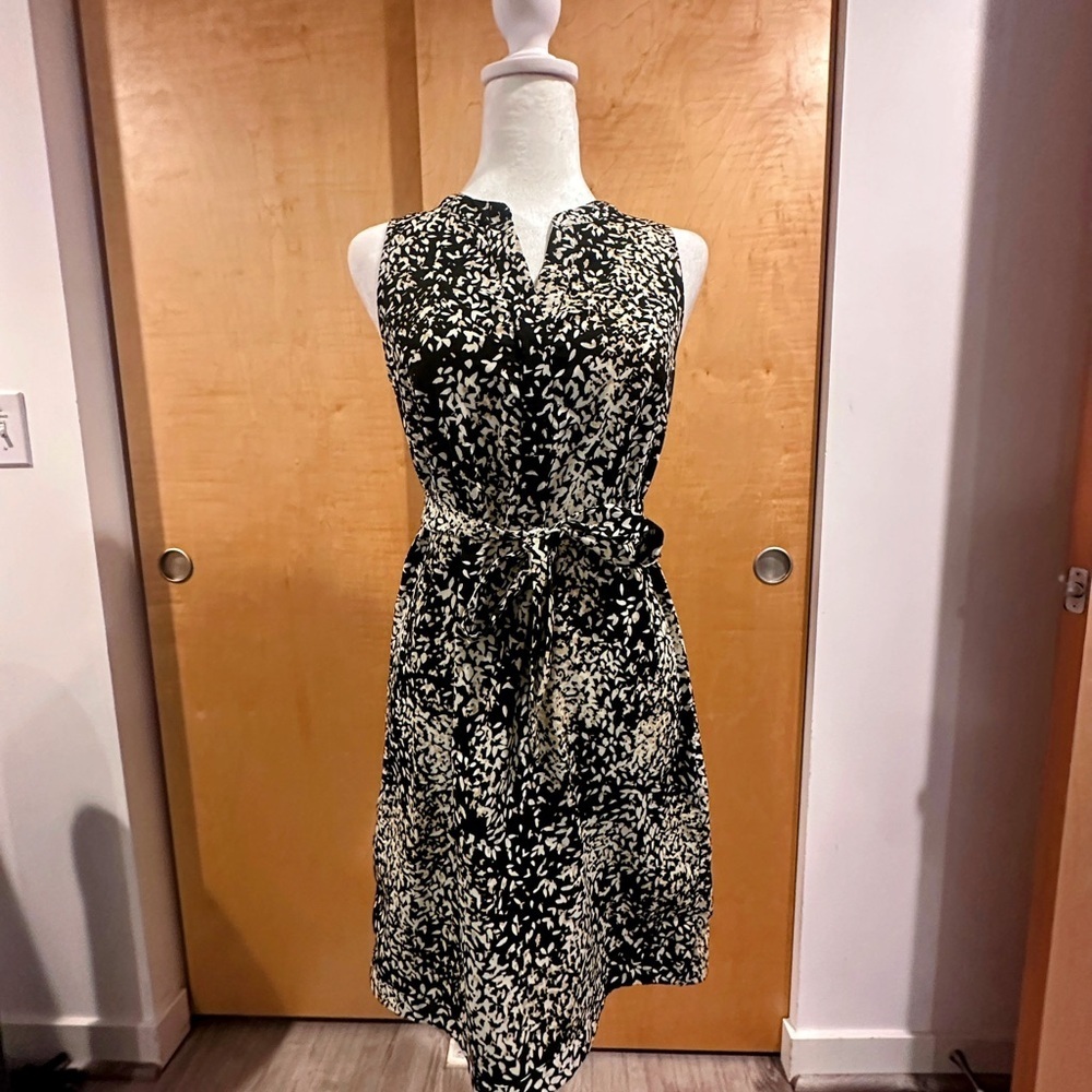 Ann Taylor Black & White Floral Sleeveless Dress - Size XSP